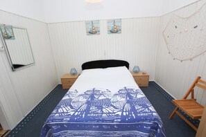 1 chambre, fer et planche Ă repasser, Wi-Fi gratuit, draps fournis