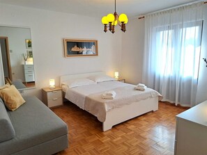 2 habitaciones, wifi gratis y ropa de cama 