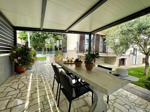 Outdoor dining - ADRI Two-Bedroom Apartment (Rovinj)