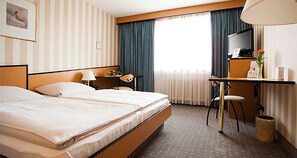 Business Double Room | In-room safe, desk, cribs/infant beds, rollaway beds - PP Hotel Grefrather Hof (Grefrath)