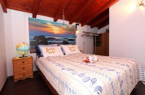 1 chambre, fer et planche à repasser, Wi-Fi gratuit, draps fournis