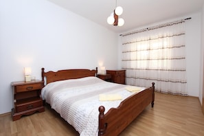 2 habitaciones, tabla de planchar con plancha y wifi gratis