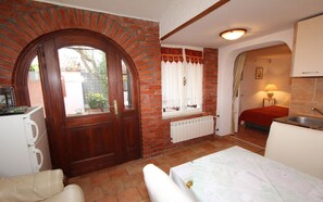 2 dormitorios, tabla de planchar con plancha, wifi gratis y ropa de cama