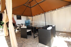Outdoor dining - NOELLA MIA One-Bedroom Apartment (Rovinj)