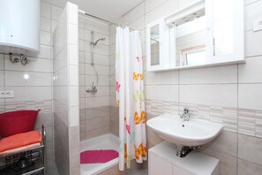 Hair dryer, towels