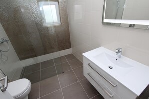 Hair dryer, towels