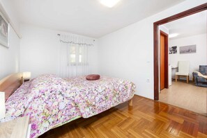 1 bedroom, free WiFi, bed sheets
