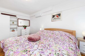 1 bedroom, free WiFi, bed sheets