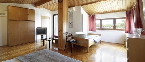 2 bedrooms, free WiFi, bed sheets