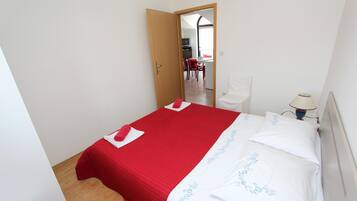 2 bedrooms, iron/ironing board, free WiFi, bed sheets