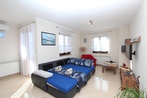1 habitación, tabla de planchar con plancha, wifi gratis y ropa de cama 