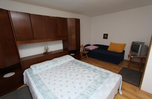 1 Schlafzimmer, Bügeleisen/Bügelbrett, kostenloses WLAN, Bettwäsche