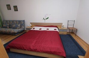 1 chambre, fer et planche à repasser, Wi-Fi gratuit, draps fournis