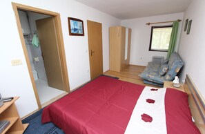 1 camera, ferro/asse da stiro, Wi-Fi gratuito, lenzuola