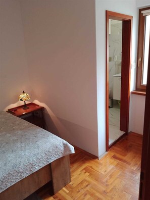 1 camera, ferro/asse da stiro, Wi-Fi gratuito, lenzuola