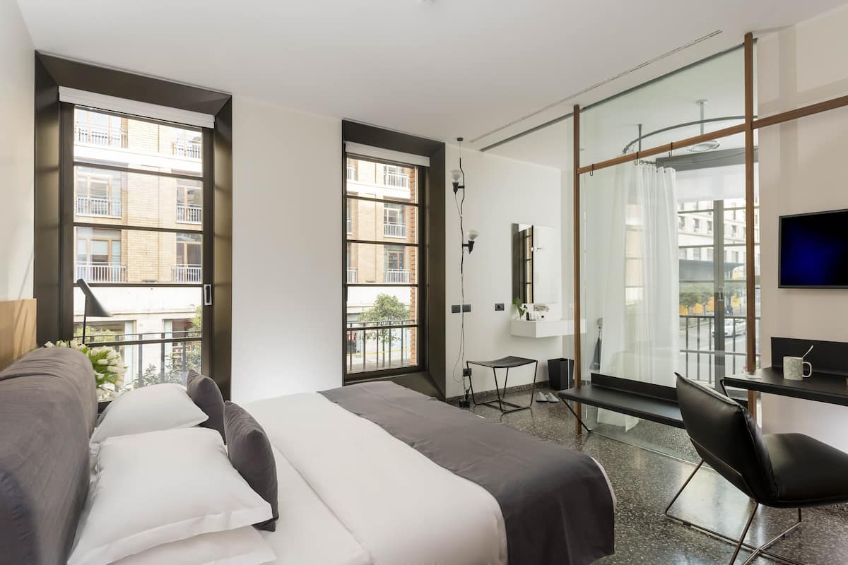 In-room safe, desk, blackout curtains, soundproofing