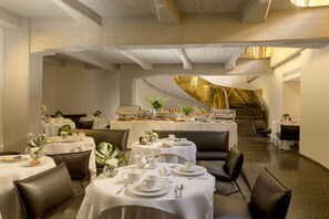 Daily buffet breakfast for a fee - Hotel Royal Bissolati (Rome)