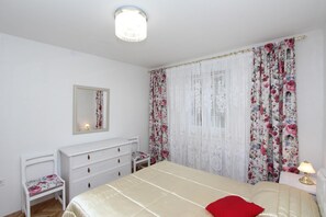 2 chambres, fer et planche à repasser, accès au Wi-Fi (inclus)