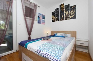 2 chambres, fer et planche à repasser, Wi-Fi gratuit, draps fournis