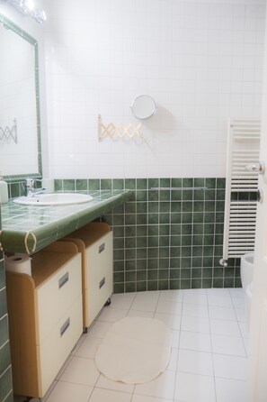 Apartment, 1 Schlafzimmer | Badezimmer | Dusche, Regendusche, Haartrockner, Bidet