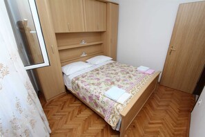 2 chambres, fer et planche Ă repasser, Wi-Fi gratuit, draps fournis