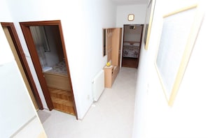 2 chambres, fer et planche à repasser, Wi-Fi gratuit, draps fournis