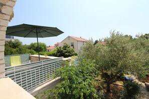 Property grounds - MONPELOSO One-Bedroom Apartment 2 (manji, dole) (Rovinj)