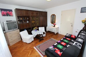 Living area - MONPELOSO One-Bedroom Apartment 2 (manji, dole) (Rovinj)