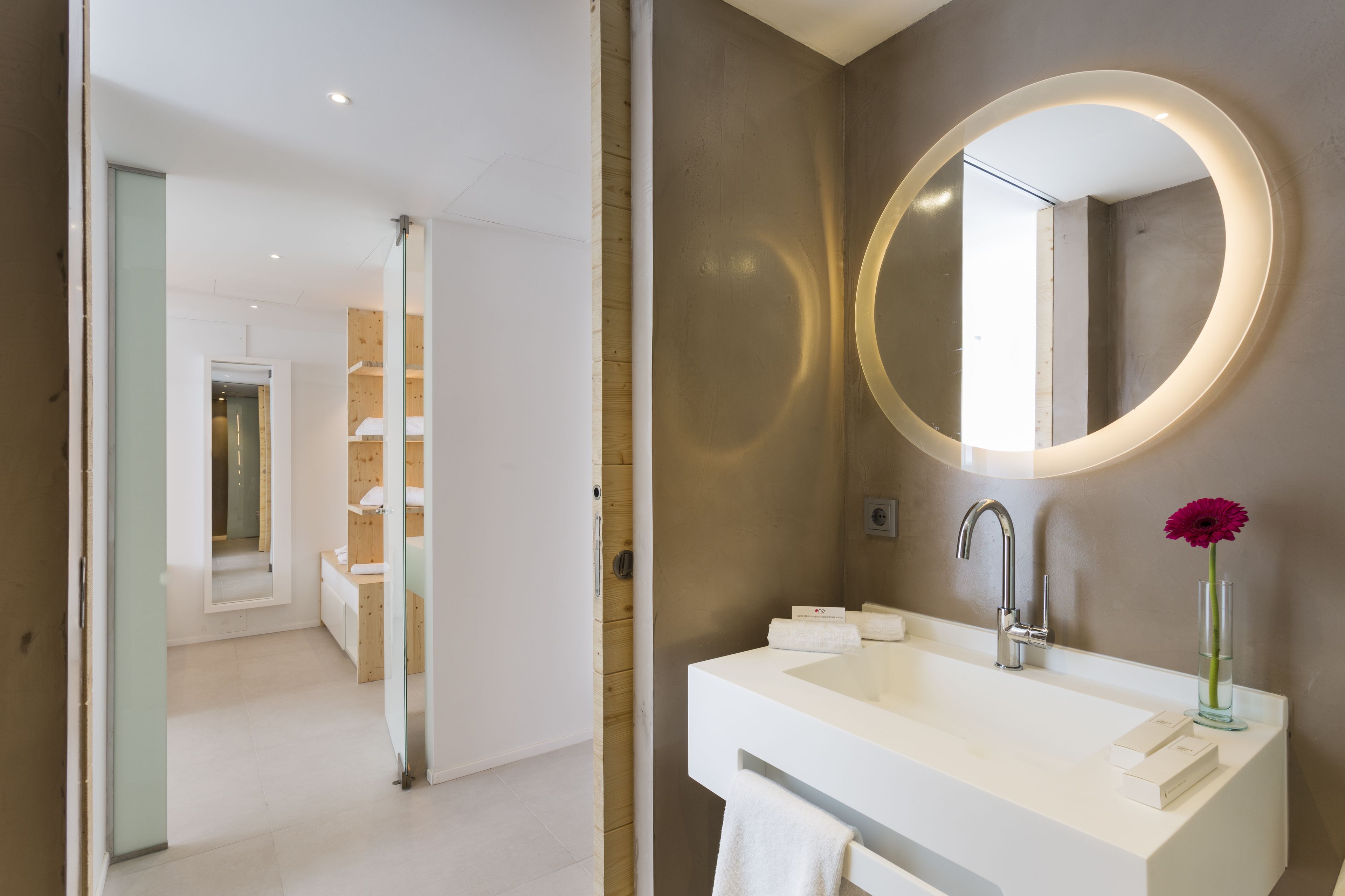 grand suite, 2 bedrooms | bathroom sink