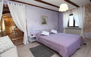1 bedroom, free WiFi, bed sheets