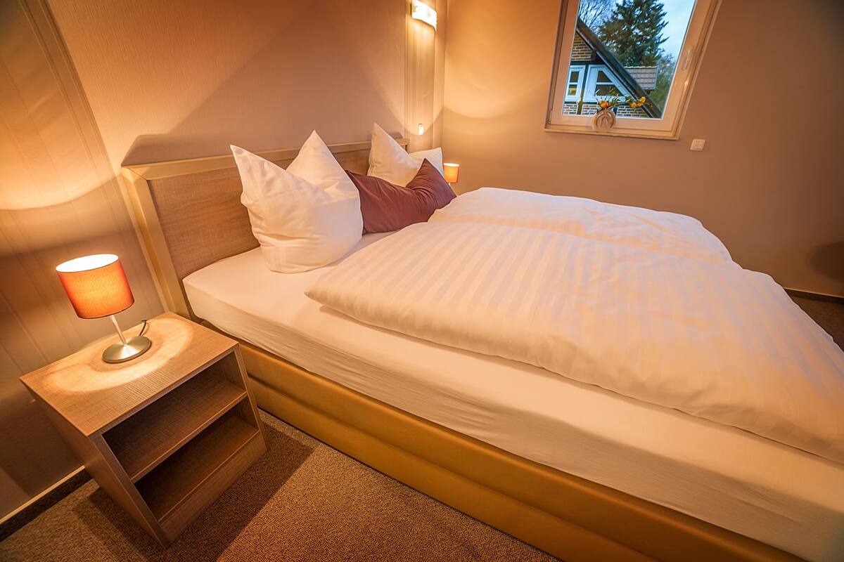 Comfort Double Room Single Use, 2 Twin Beds | 1 bedroom, premium bedding, down comforters, laptop workspace
