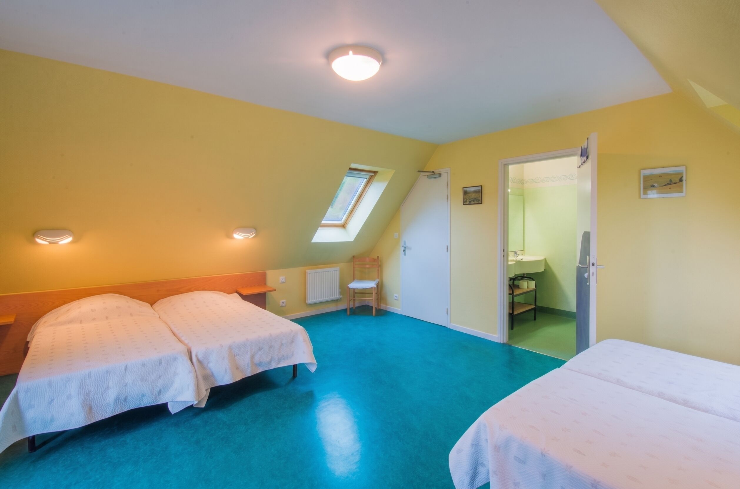6 camere, ferro/asse da stiro