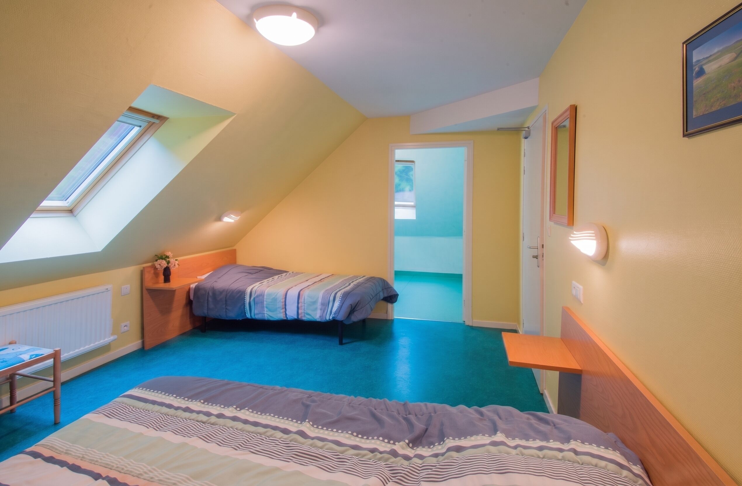 6 habitaciones y tabla de planchar con plancha 