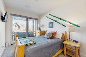 3 habitaciones, tabla de planchar con plancha, internet y ropa de cama 