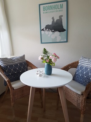 Apartment, 1 Double or 2 Single Beds | Living room