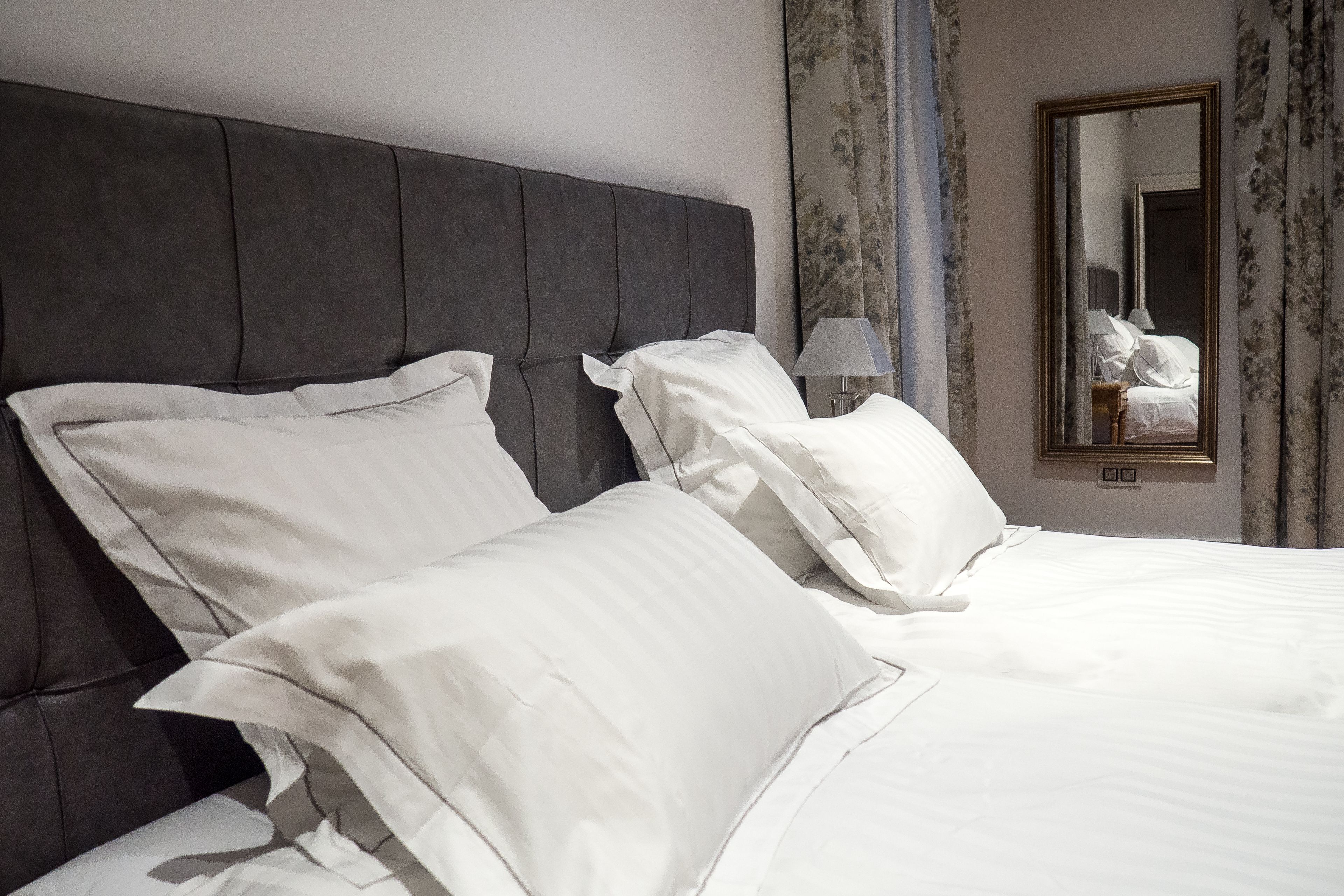 deluxe room, park view | premium bedding, in-room safe, individually furnished, desk