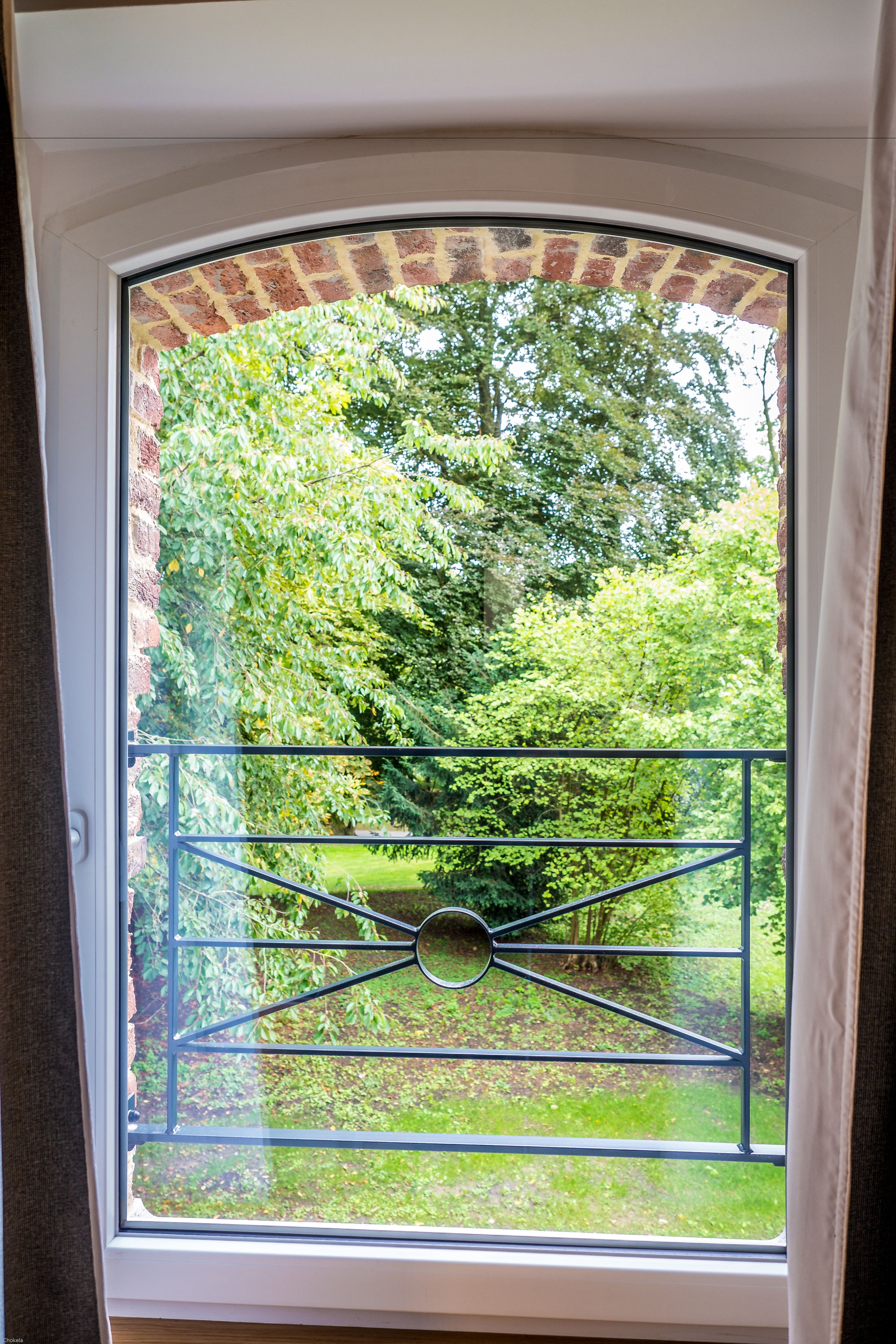 family room, annex building | premium bedding, in-room safe, individually furnished, desk