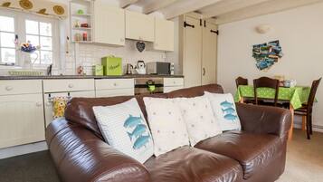 Cottage | Living room | DVD player