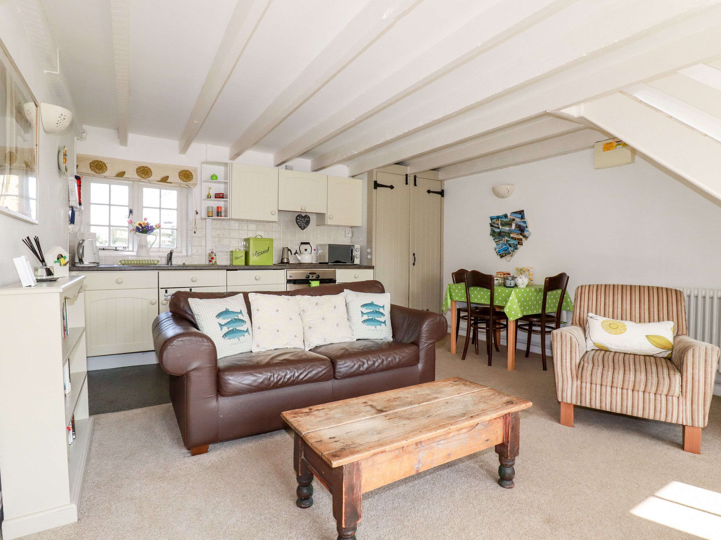 Cottage | Living room | DVD player