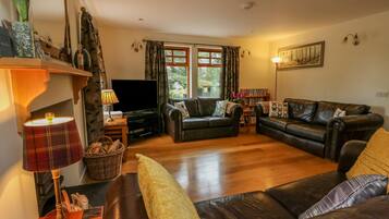 Cottage | Living room | TV