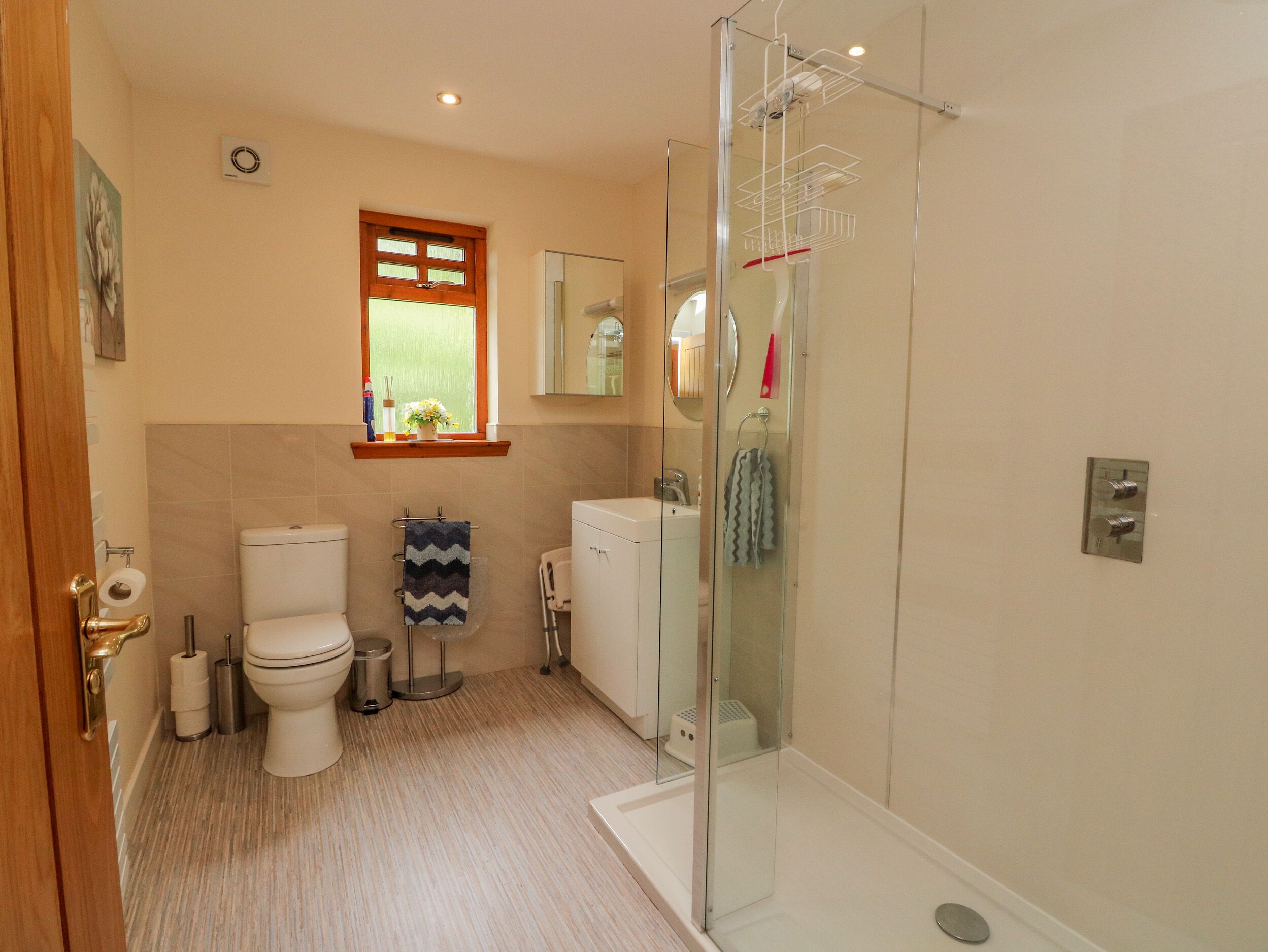 Cottage | Bathroom | Shower