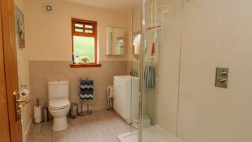 Cottage | Bathroom | Shower