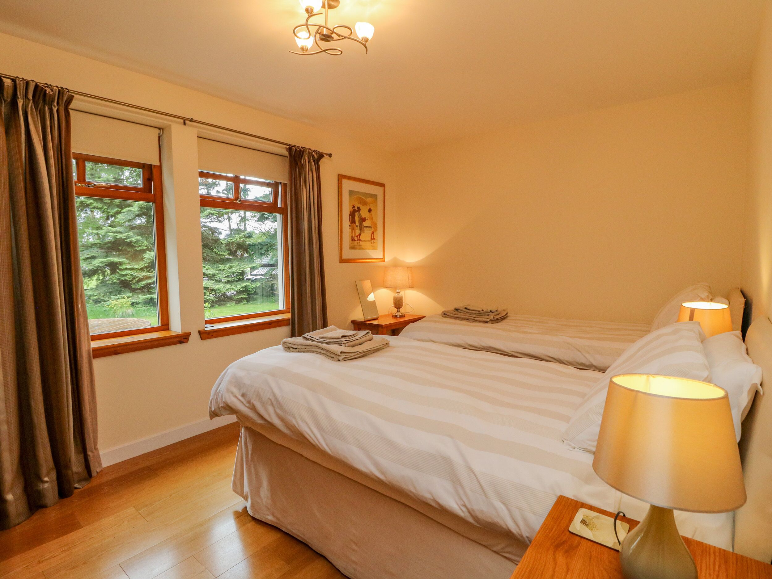 Cottage | 4 bedrooms, individually decorated, individually furnished, free WiFi