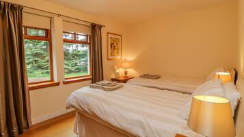 Cottage | 4 bedrooms, individually decorated, individually furnished, free WiFi