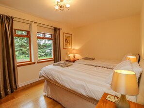 Cottage | 4 bedrooms, individually decorated, individually furnished, free WiFi - Thistle Dhu (Newtonmore)