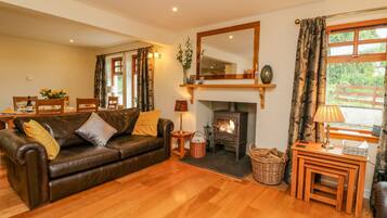 Cottage | Living room | TV