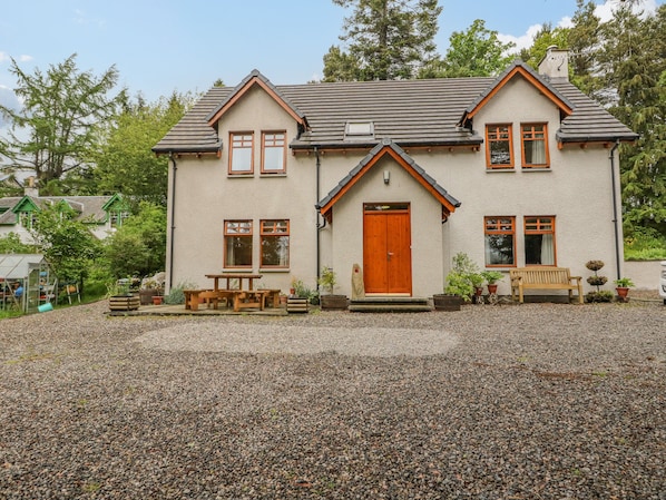 Cottage | Interior