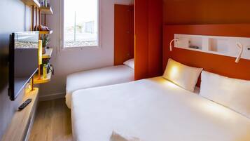 Chambre Triple, plusieurs lits | Bureau, chambres insonorisées, lits pliants/supplémentaires gratuits