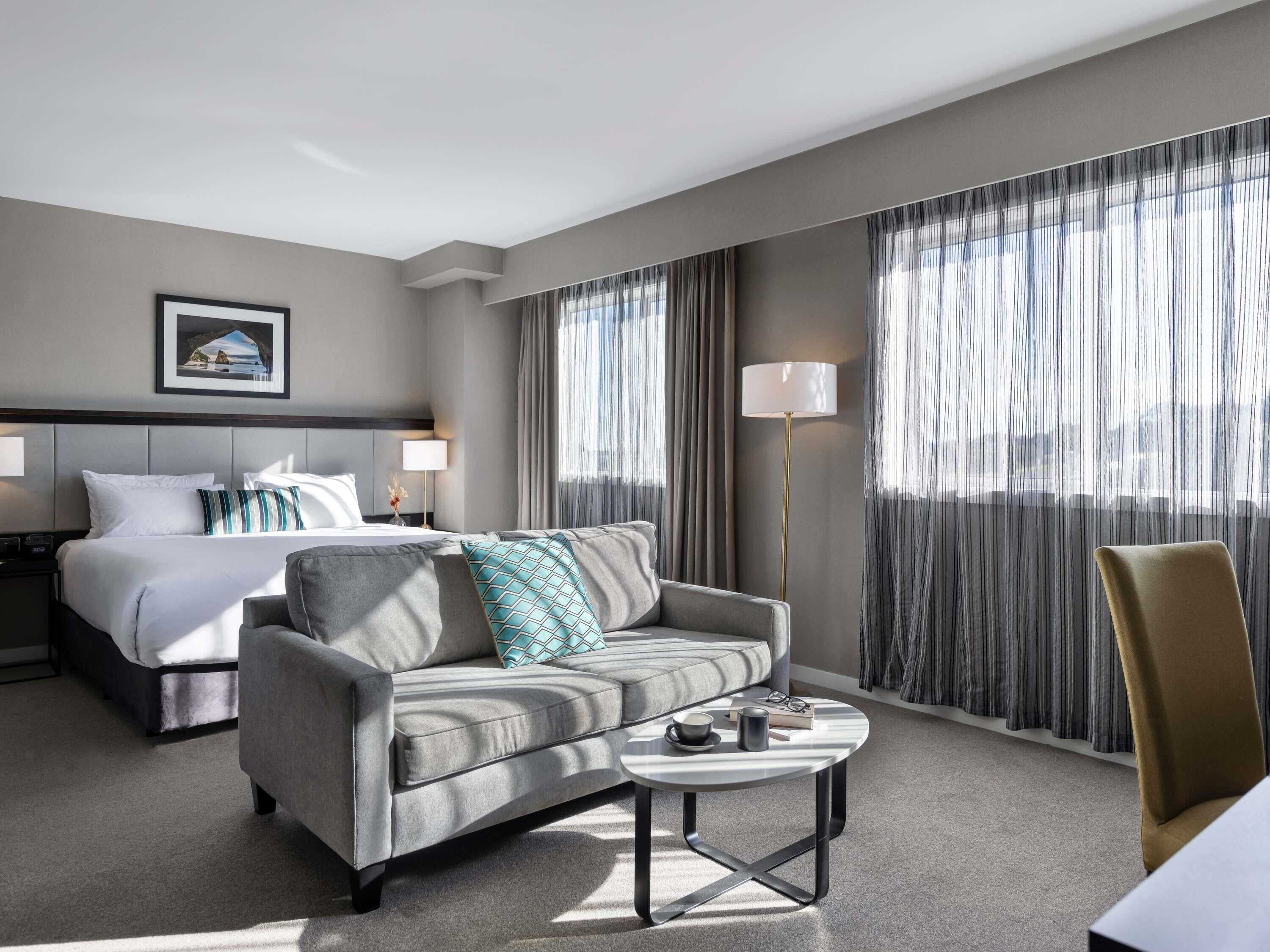 Quarto luxo, 1 cama King | Cofres nos quartos, escrivaninha, espaço de trabalho para notebook