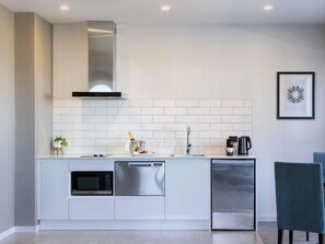 Coffre-fort, bureau, espace de travail pour ordinateurs portables